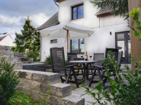 Spacious apartment with garden near the sea in Mönkebude